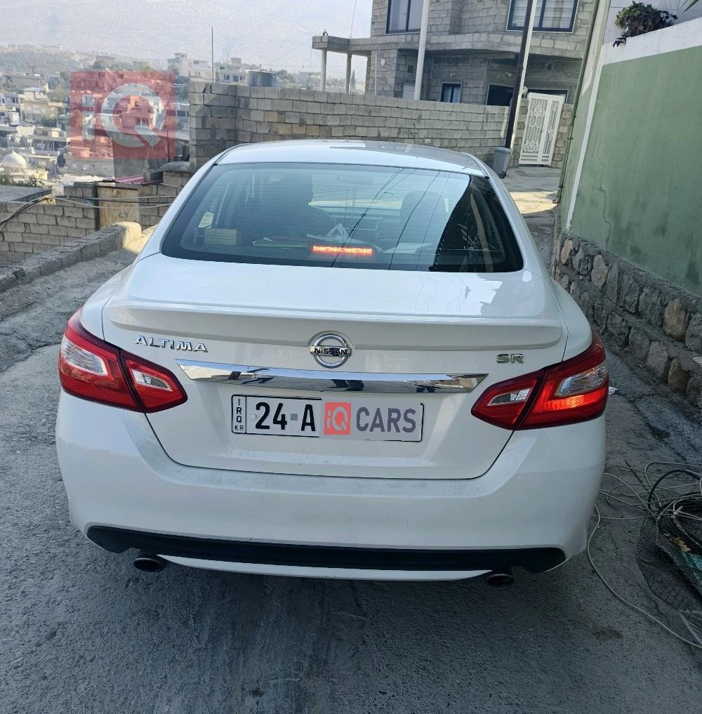 نيسان ألتيما